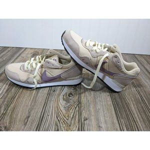 NEW NIKE VENTURE RUNNER shoes for women Blush Size 9 Sandrift Fossil